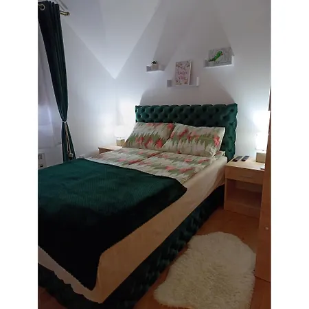 Golden Clover 33 Apartment Zlatibor